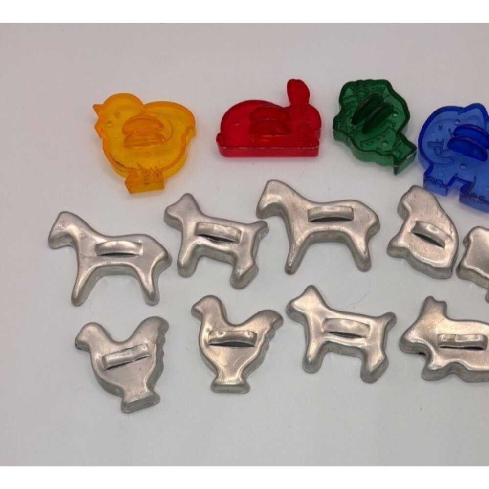Vintage Miniature Aluminum & Plastic cookie cutters Animals Lot of 17 1.25" - Picture 3 of 3